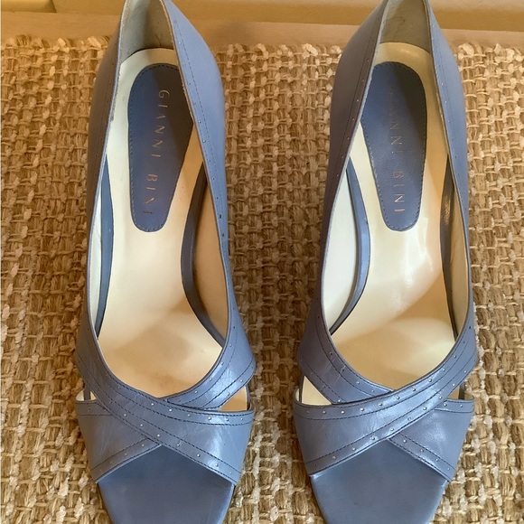 Light Blue Leather Pumps Size 7M - Picture 2 of 9